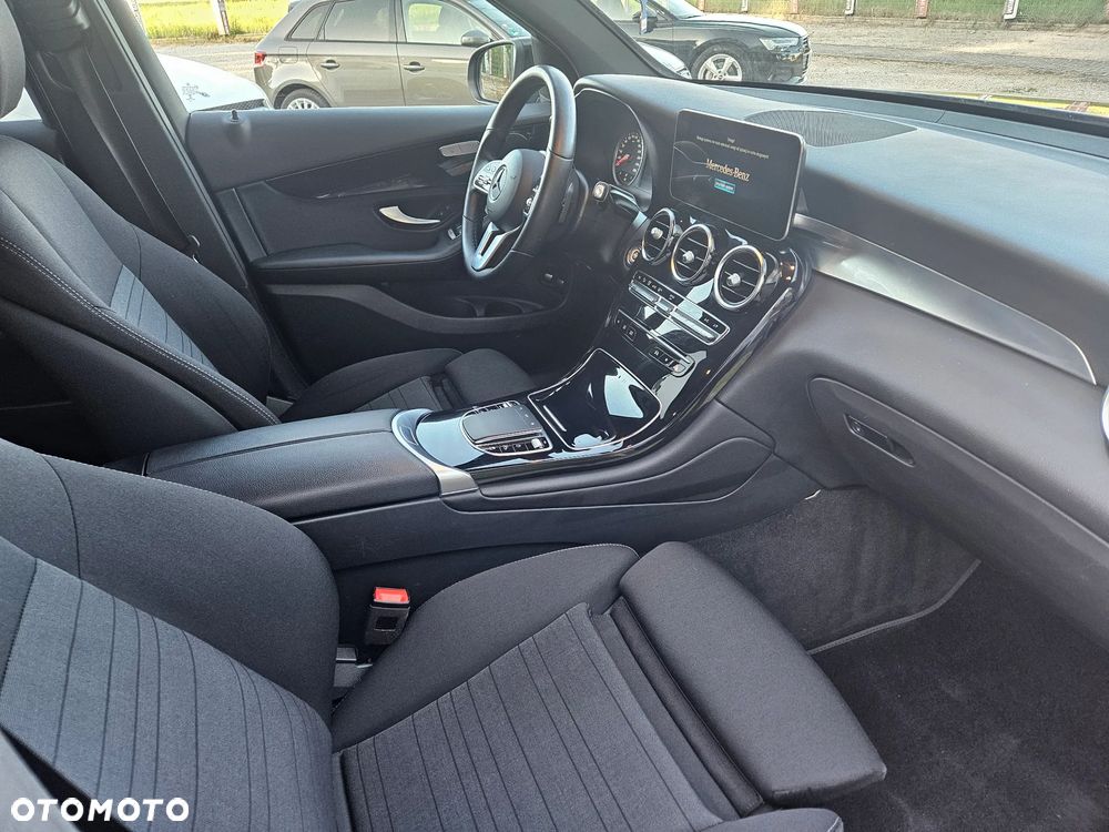 Mercedes-Benz GLC 300 e 4-Matic - 17