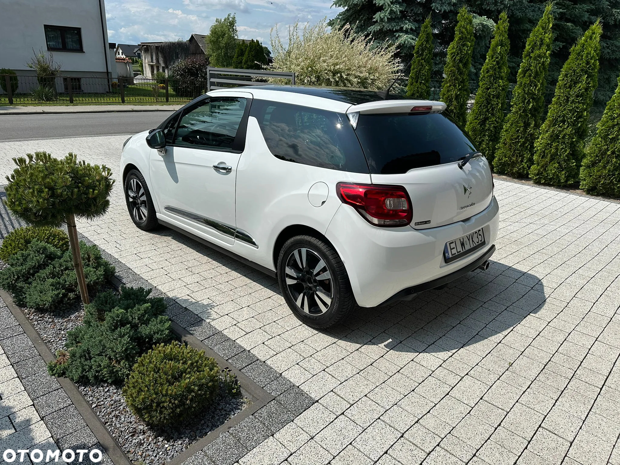 Citroën DS3 HDi 90 FAP SoChic - 11