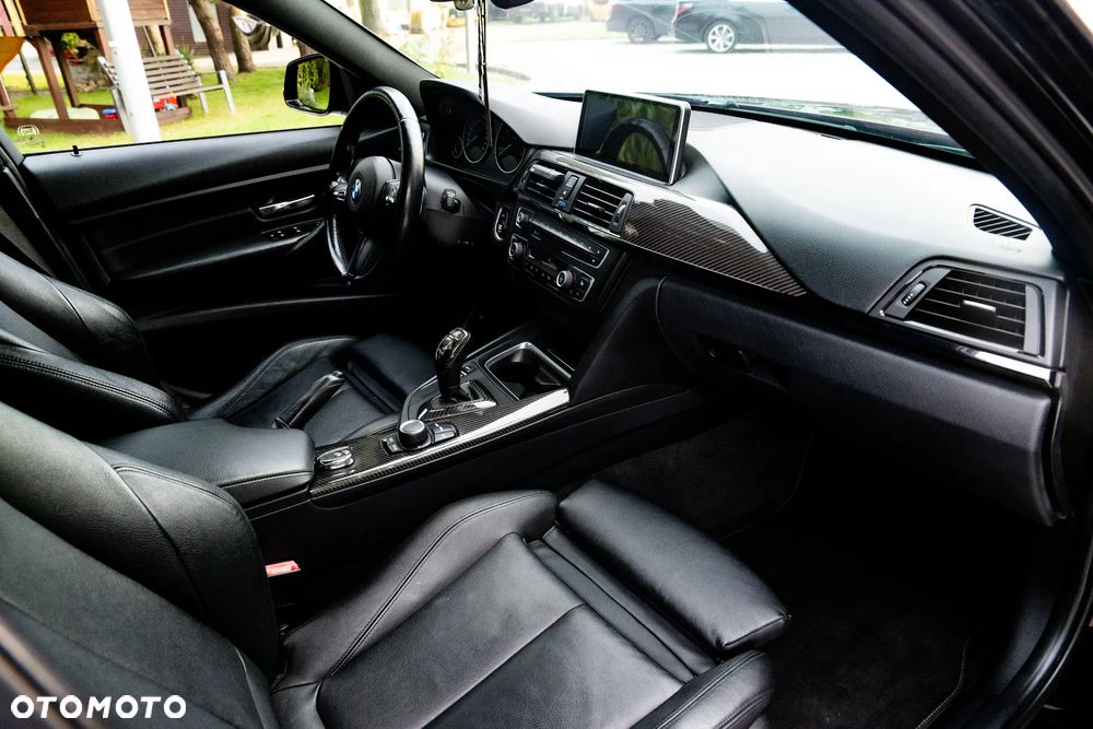 BMW Seria 3 335i xDrive - 25