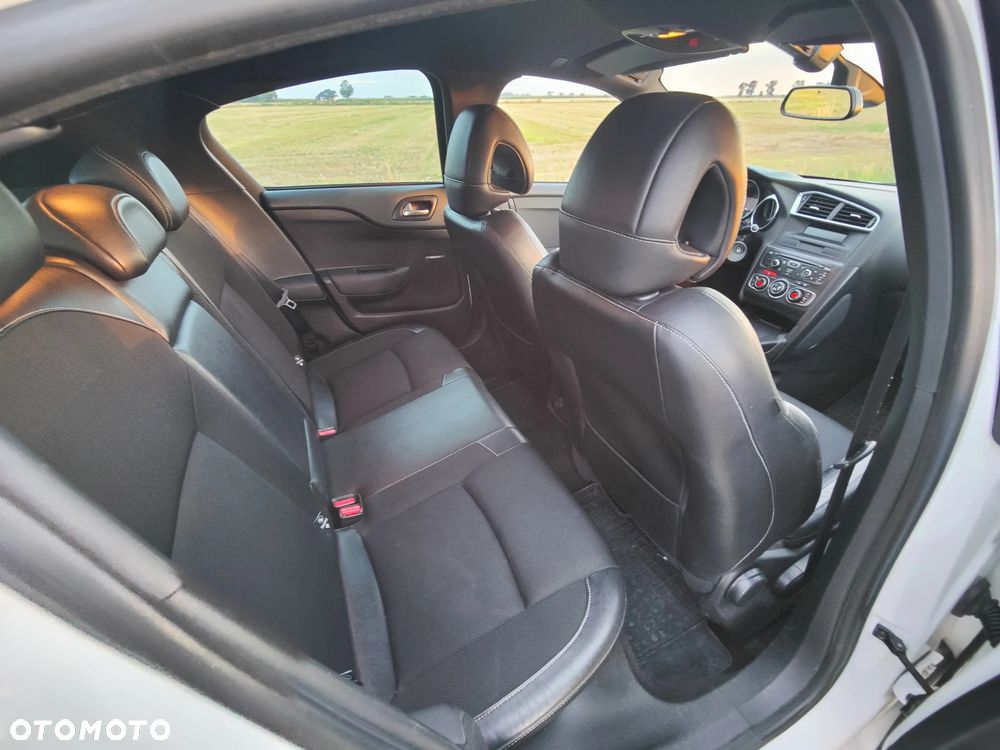 Citroën DS4 1.6 e-HDi SoChic MCP - 11