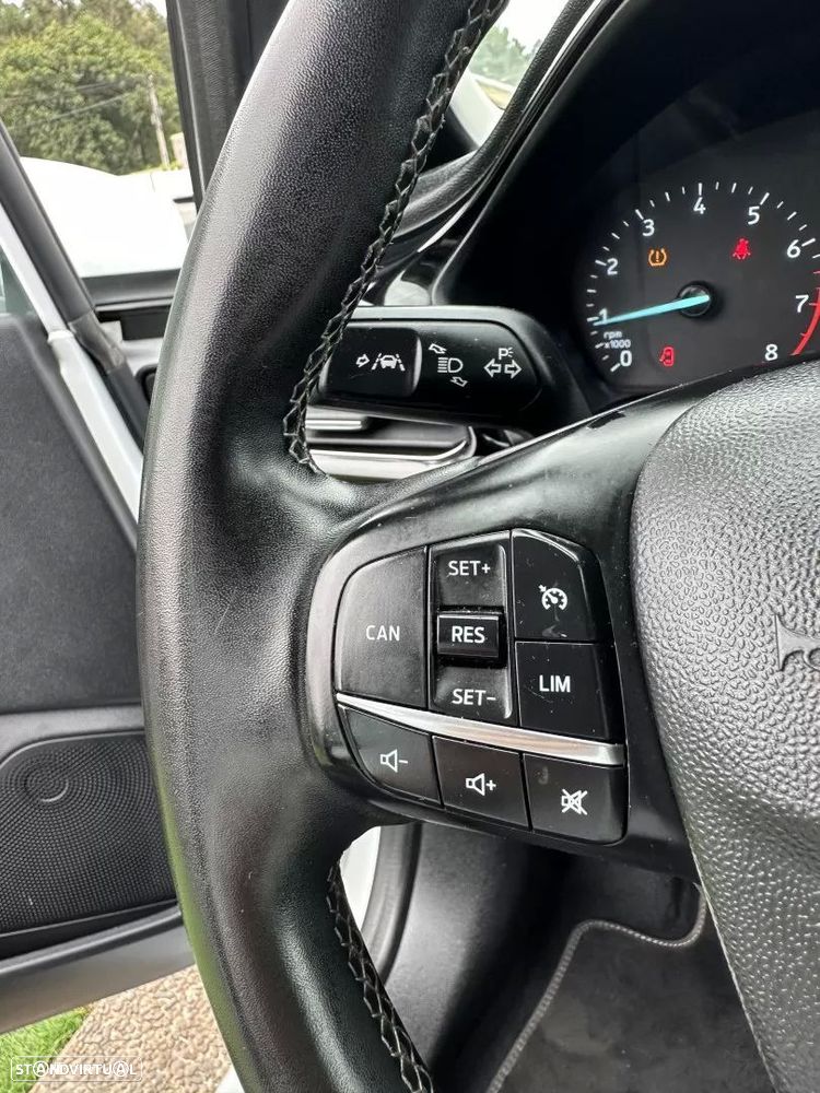 Ford Fiesta 1.0 EcoBoost Hybrid S&S TITANIUM - 42