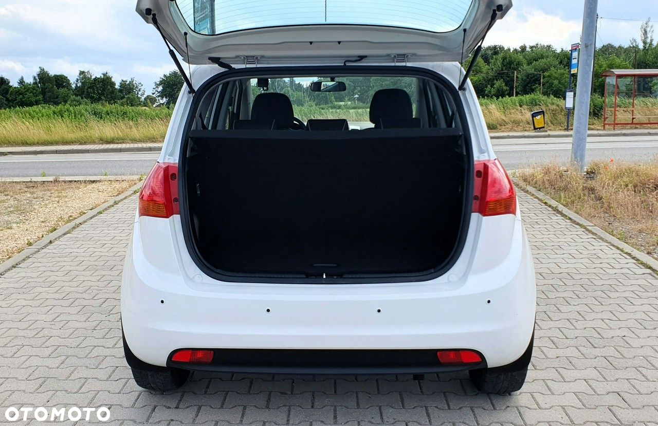Kia Venga - 15