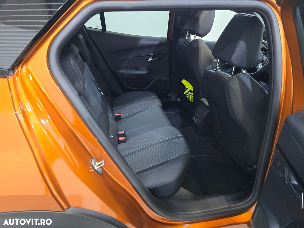 Peugeot 2008 PureTech 130 EAT8 GT - 9