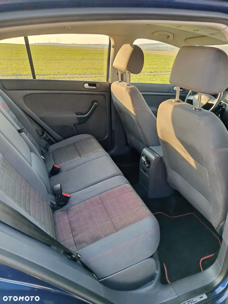 Volkswagen Golf 1.9 TDI DPF Goal - 9