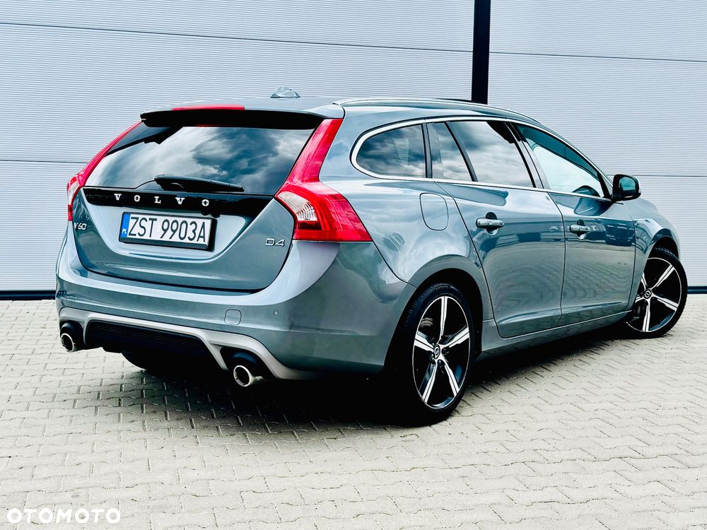 Volvo V60 D4 Geartronic R-Design - 3
