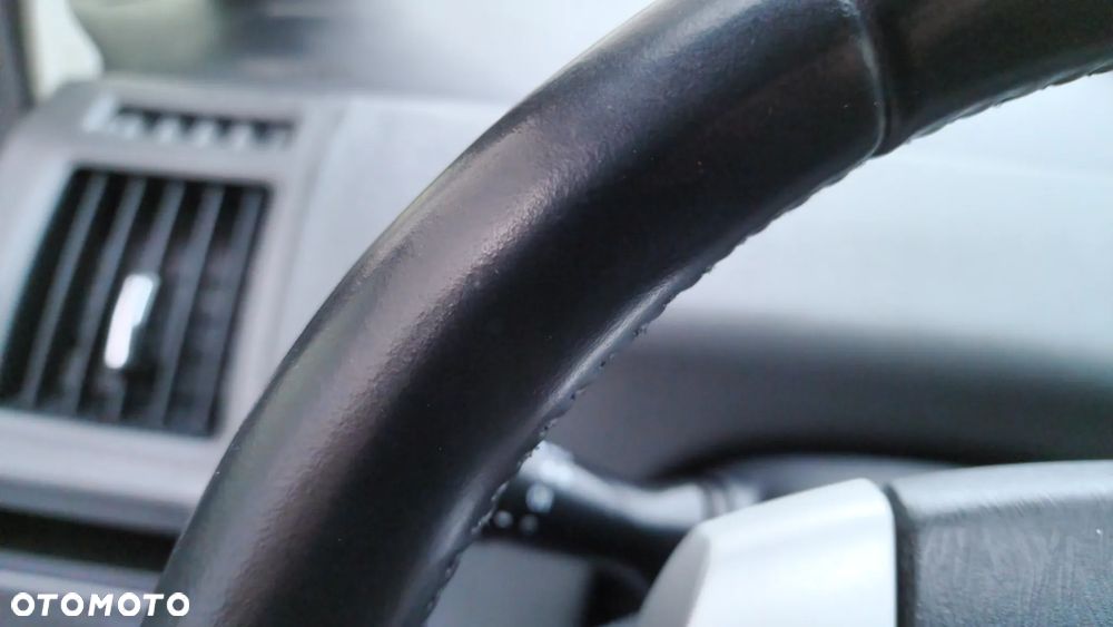 Toyota Prius+ (Hybrid) - 26