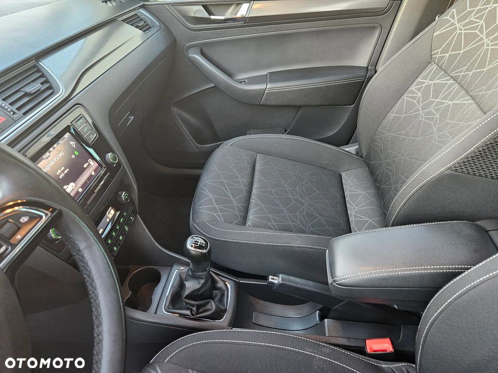 Skoda RAPID 1.0 TSI Clever - 24