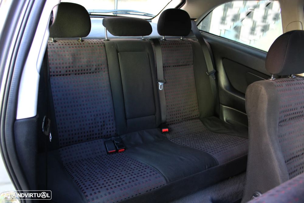 Opel Astra 1.6i Sport - 24