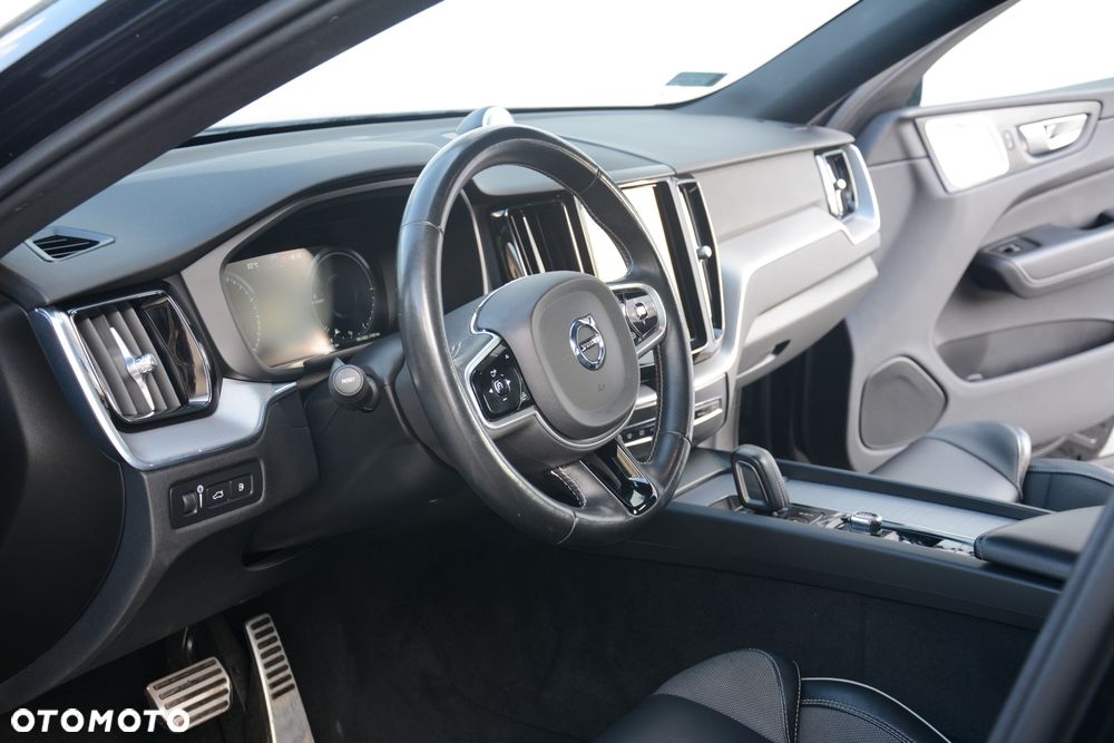 Volvo XC 60 T8 AWD Plug-In Hybrid Momentum - 9