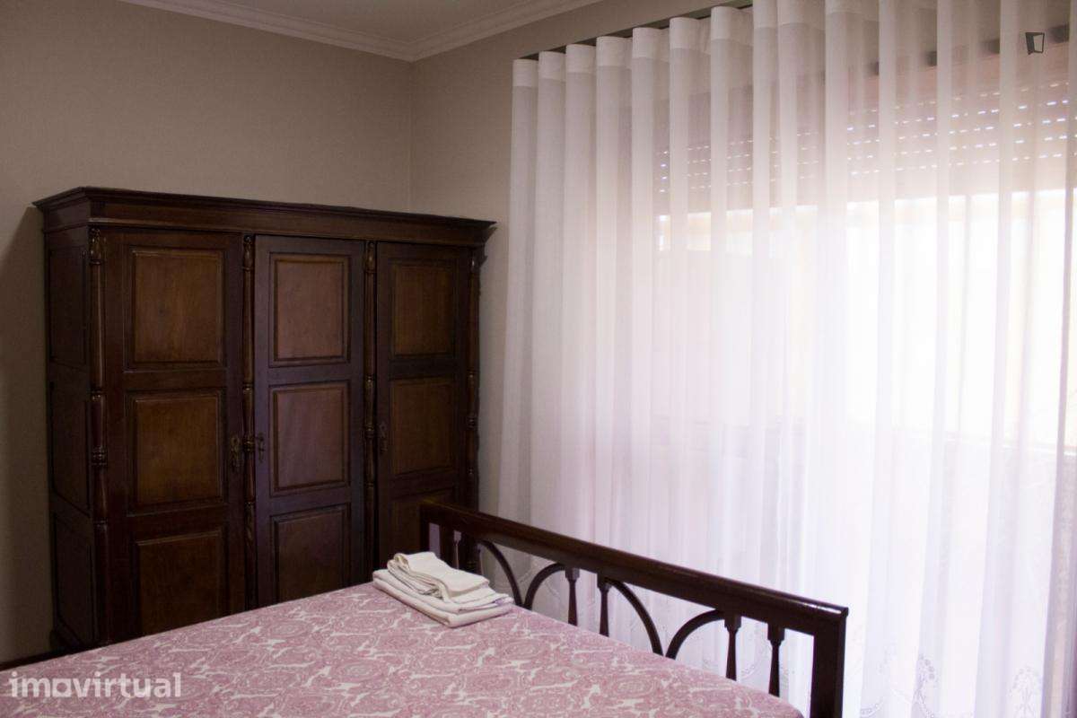 Quarto - localizado em São Mamede de Infesta Porto - Grande imagem: 2/21