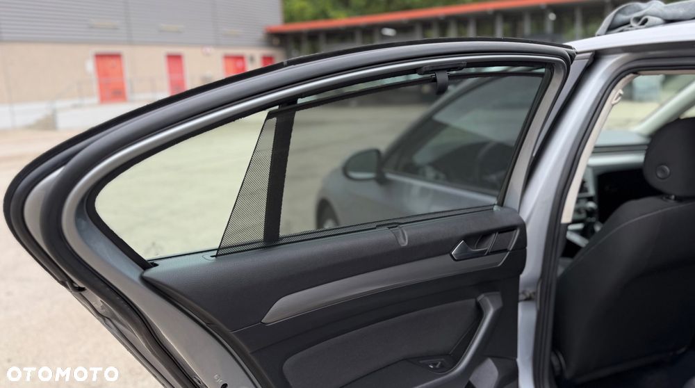 Volkswagen Passat 1.6 TDI BMT Comfortline - 32