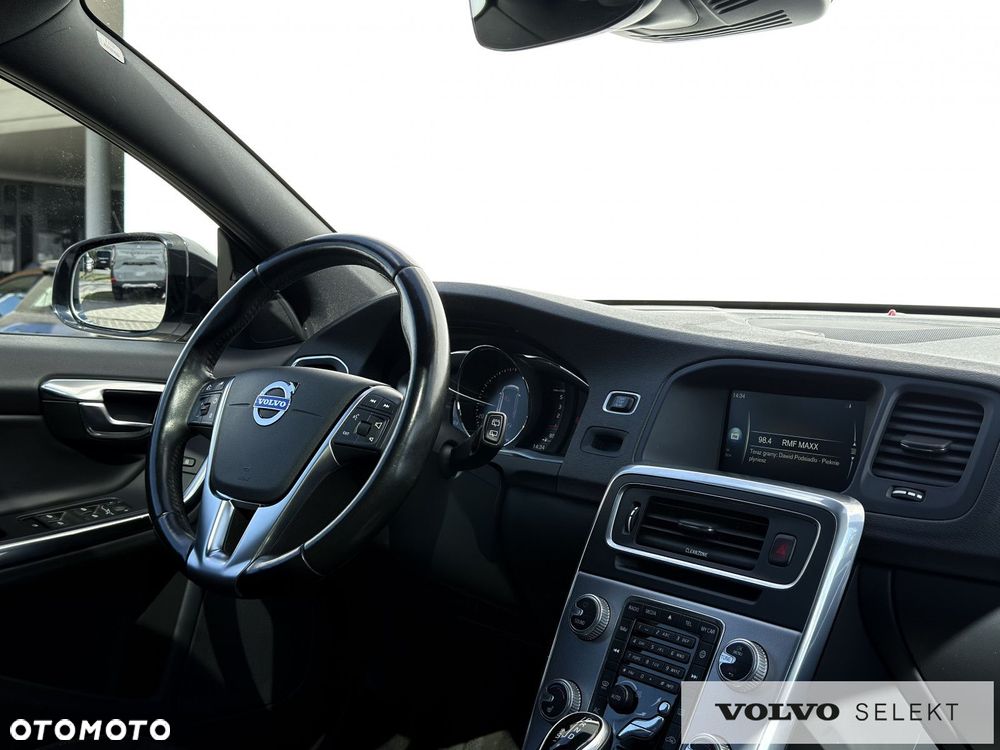 Volvo V60 Cross Country - 15