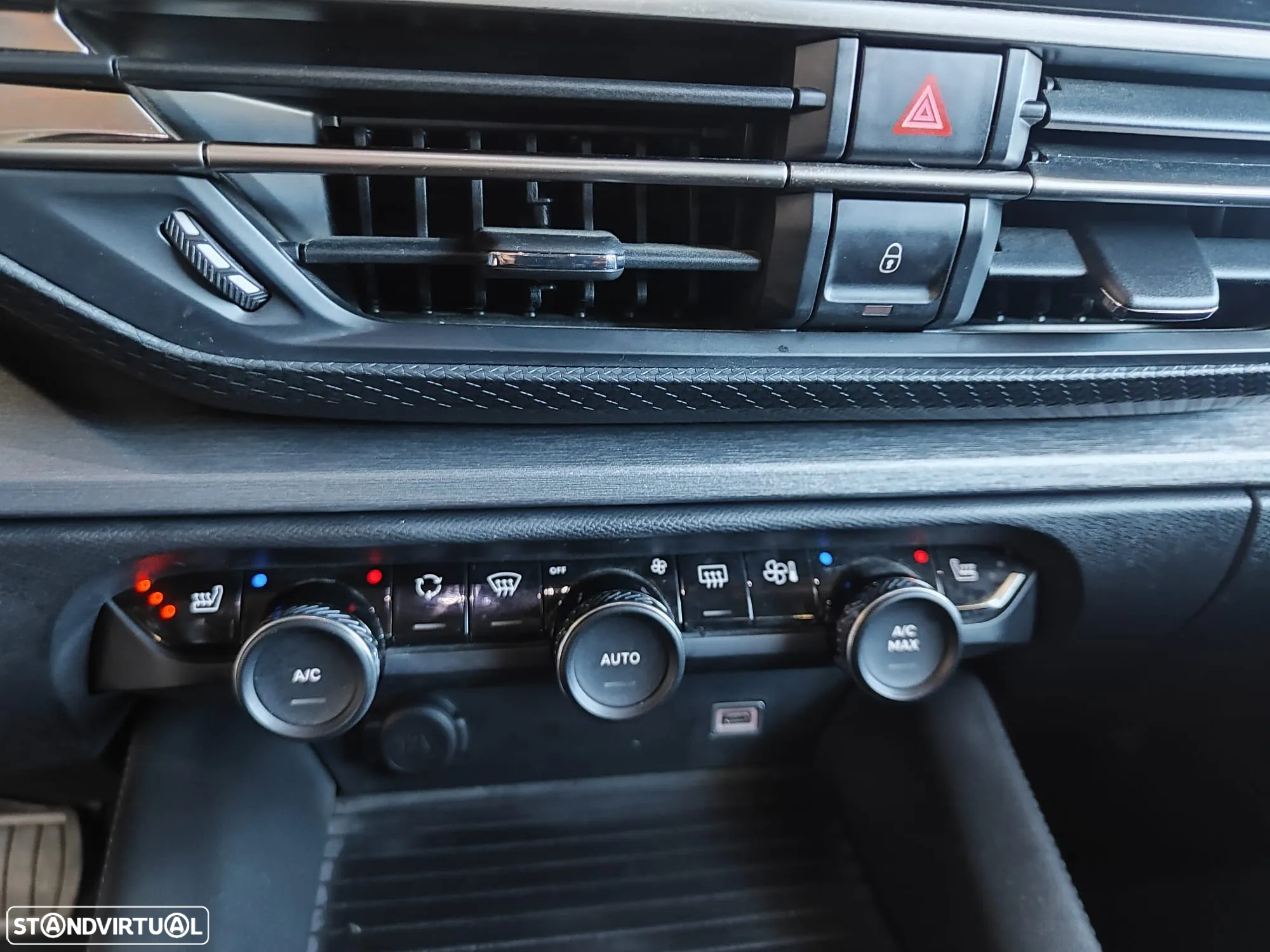 Citroën C5 X 1.6 Hybrid Shine Pack e-EAT8 - 38