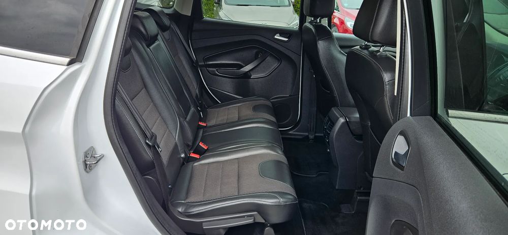 Ford Kuga 2.0 TDCi FWD Titanium - 27