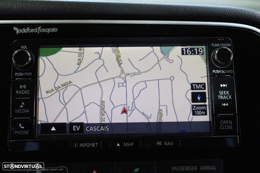 Mitsubishi Outlander 2.0 MIVEC Instyle Navi+ - 34