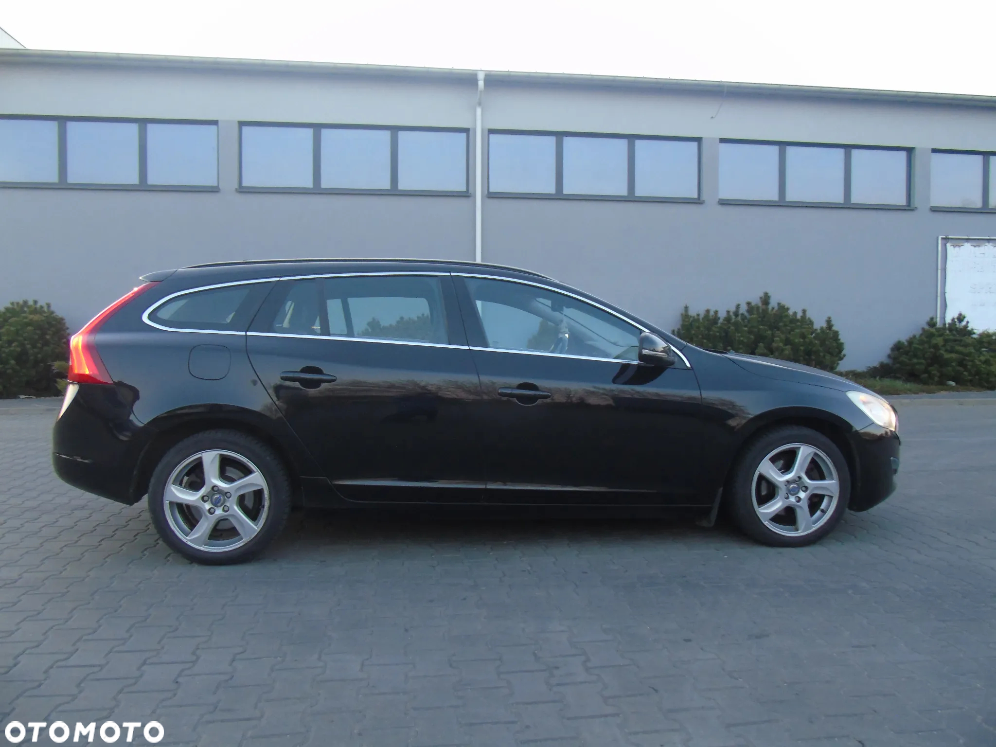 Volvo V60 D2 Summum - 2