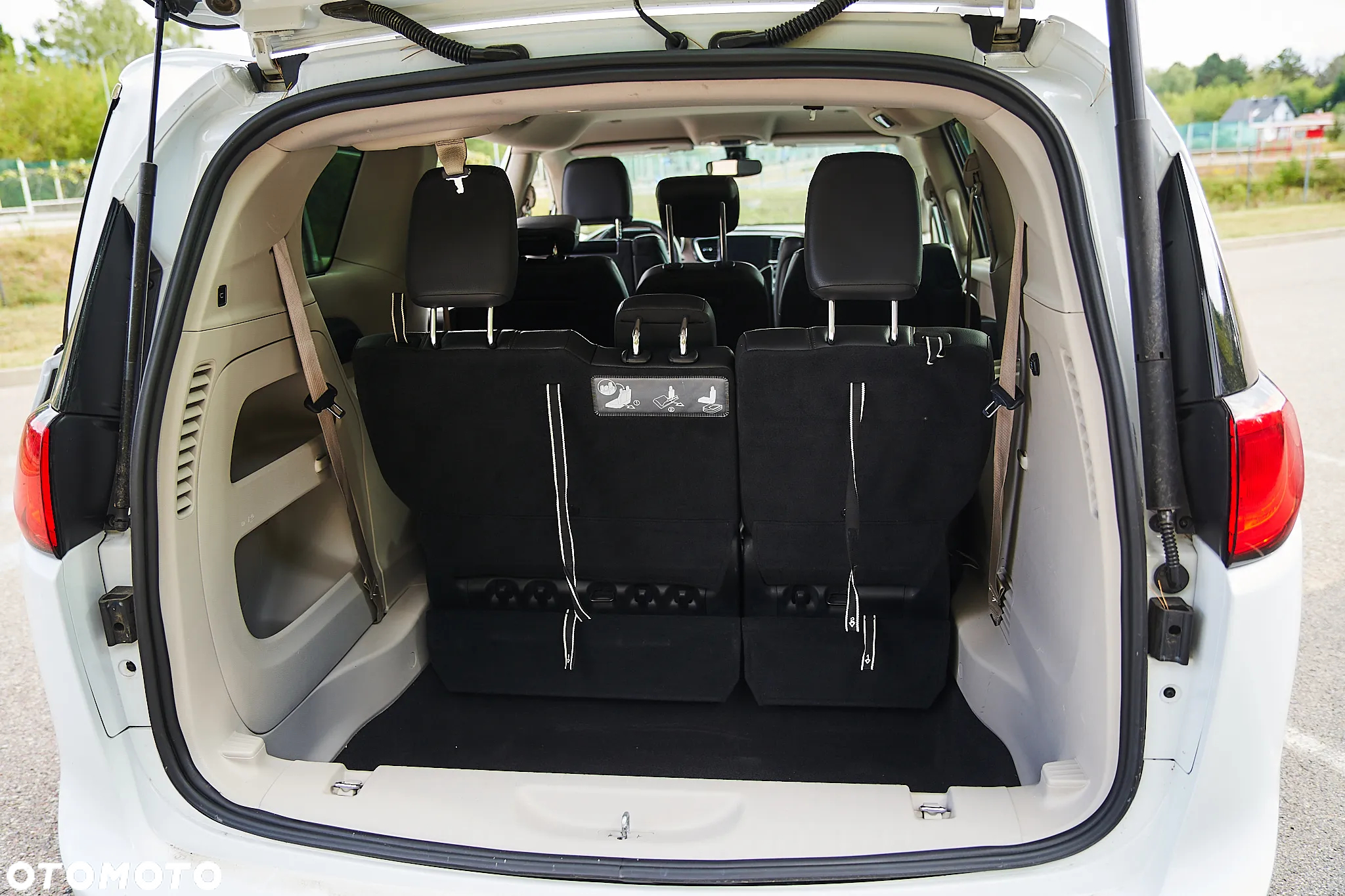 Chrysler Pacifica - 25