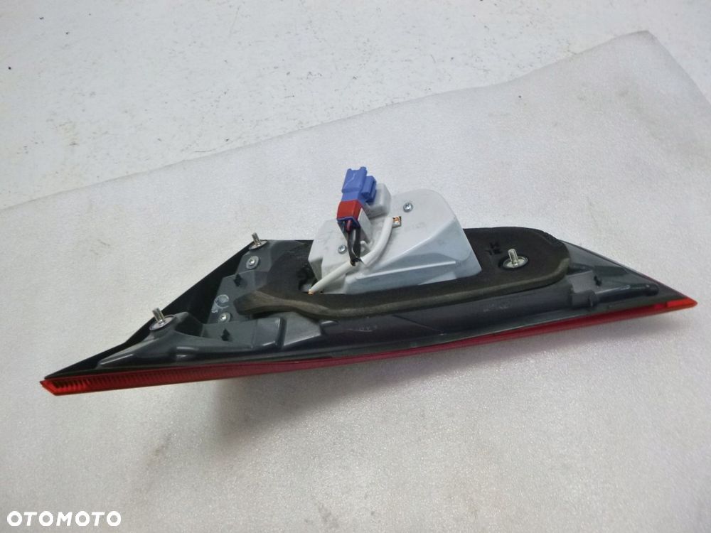 TOYOTA AURIS LAMPA LEWY TYŁ W KLAPĘ LEWA TYLNA hatchback - 10