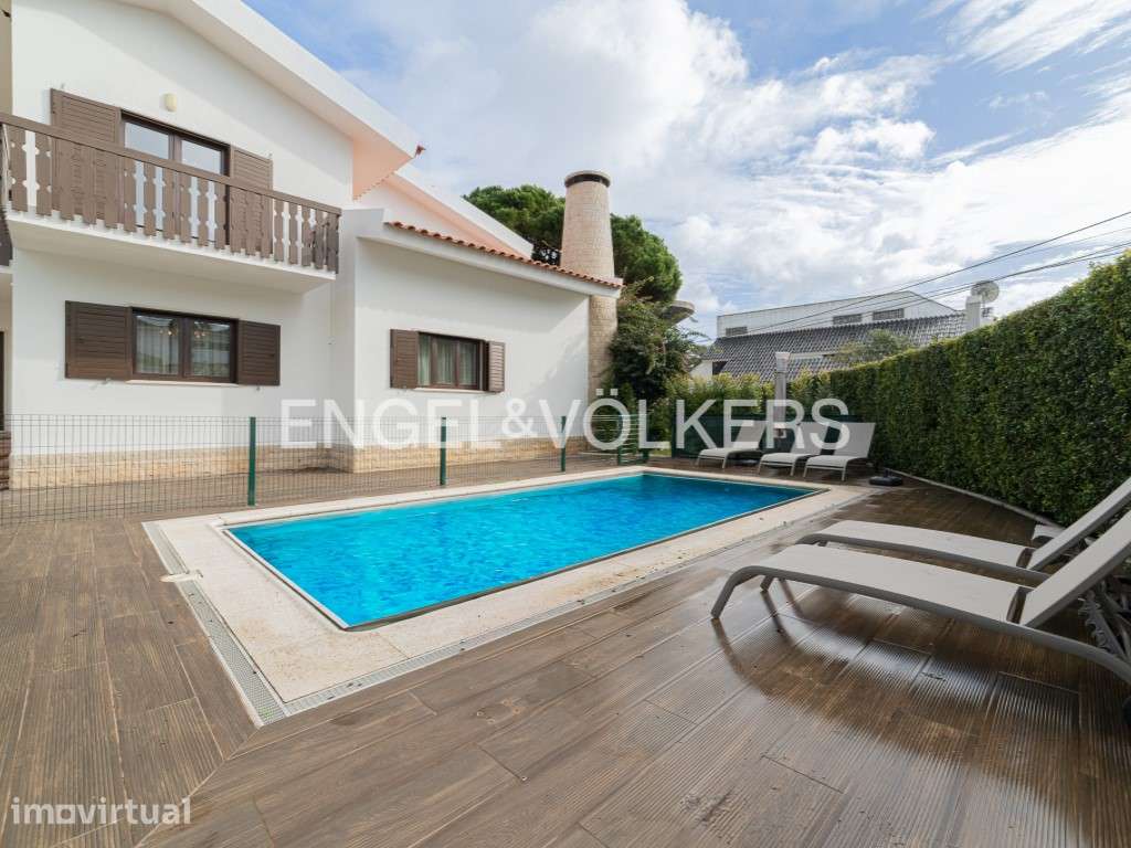 Moradia T5 com piscina e jardim junto à praia - Grande imagem: 2/44