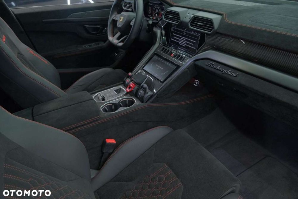 Lamborghini Urus - 31