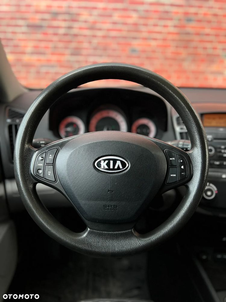 Kia Ceed - 29
