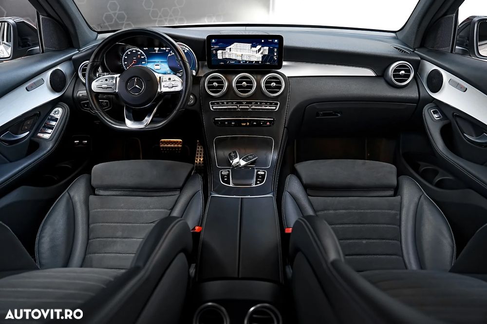 Mercedes-Benz GLC 300 e 4Matic 9G-TRONIC AMG Line Plus - 3
