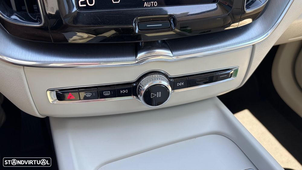 Volvo XC 60 D4 AWD Geartronic Momentum - 12
