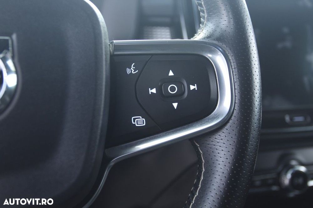 Volvo XC 40 T4 AWD R-Design - 19