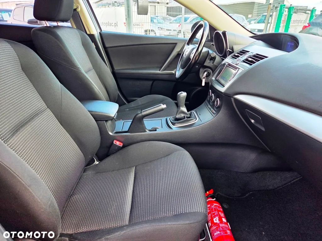 Mazda 3 1.6 CD Exclusive + - 28