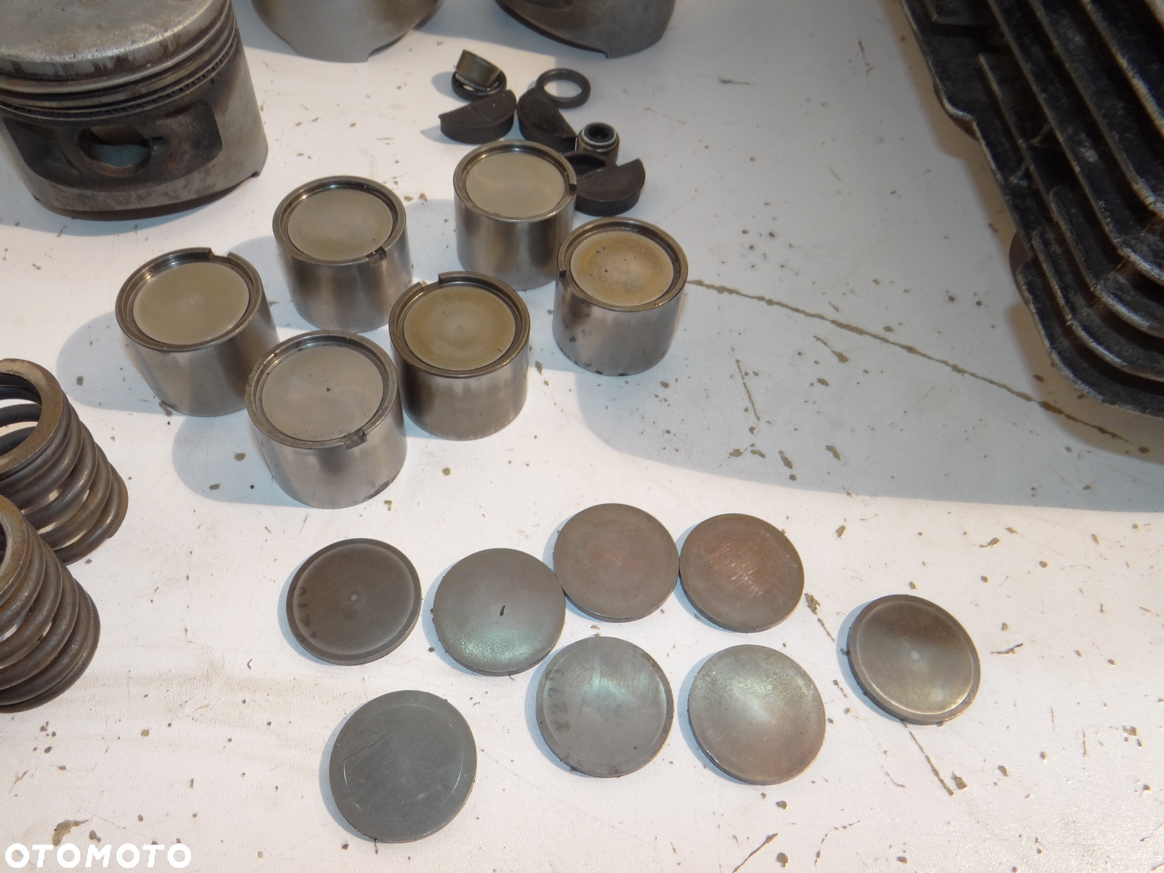 Yamaha XS 750 głowica cylinder tłoki szklanki płytki zaworowe wałek rozrządu pokrywa głowicy Y1238 - 4