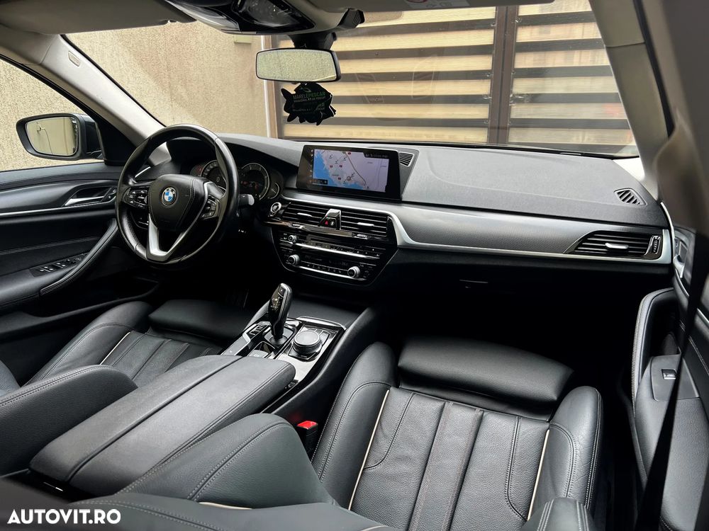 BMW Seria 5 520d Aut. Luxury Line - 34