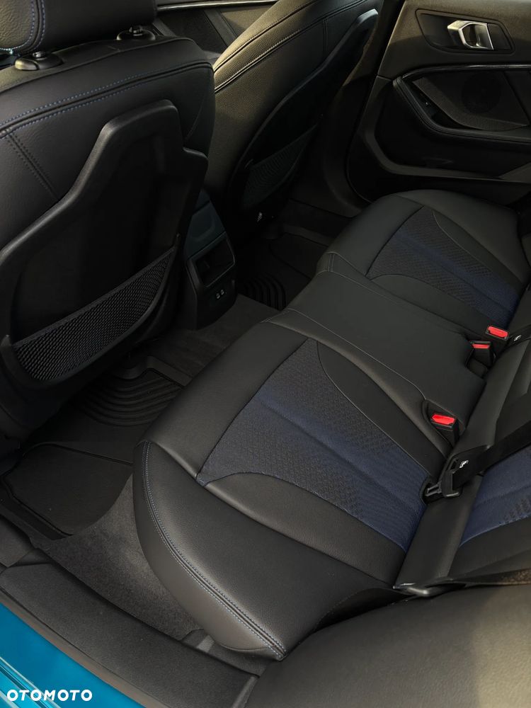 BMW Seria 2 218i - 15