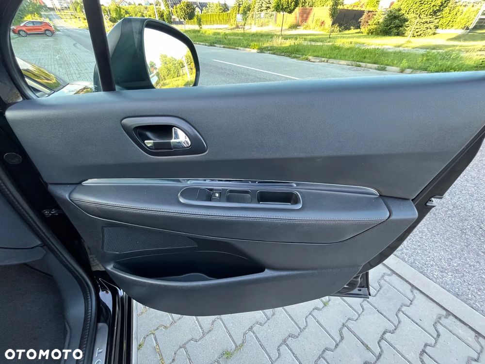 Peugeot 3008 HDi 115 Allure - 28