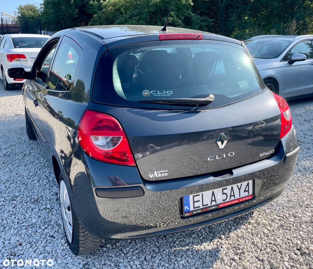 Renault Clio 1.2 16V Authentique - 9