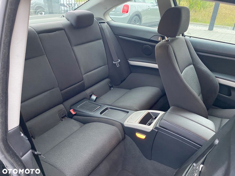 BMW Seria 3 320i Edition Exclusive - 29