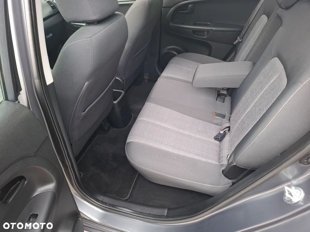 Kia Venga - 27