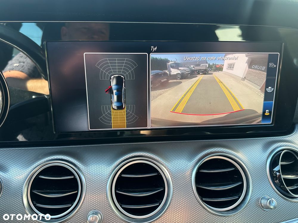 Mercedes-Benz Klasa E 220 d 4-Matic 9G-TRONIC - 11