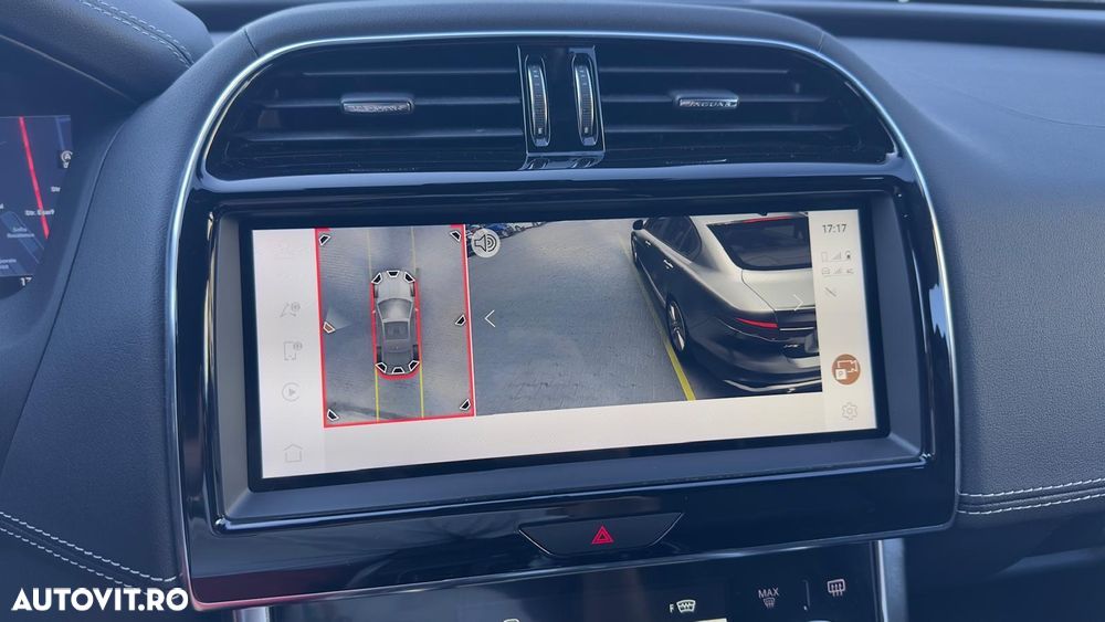 Jaguar XE P300 AWD R-Dynamic HSE - 11