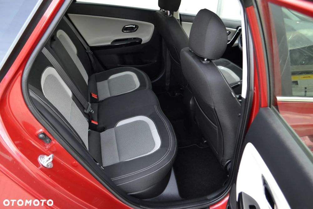 Kia Ceed 1.6 GDI L DCT - 21