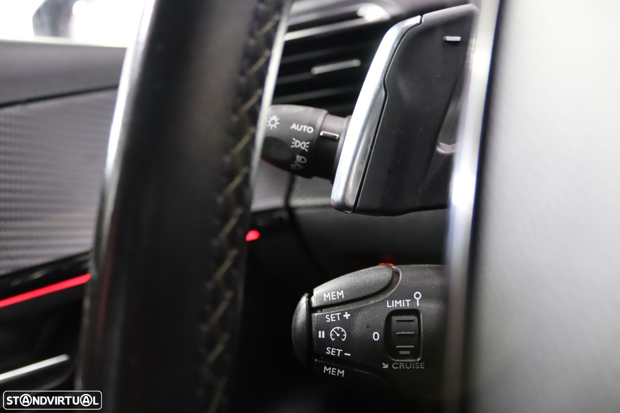 Peugeot 208 - 6