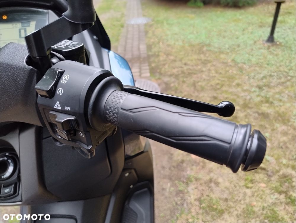 Yamaha NMAX - 21