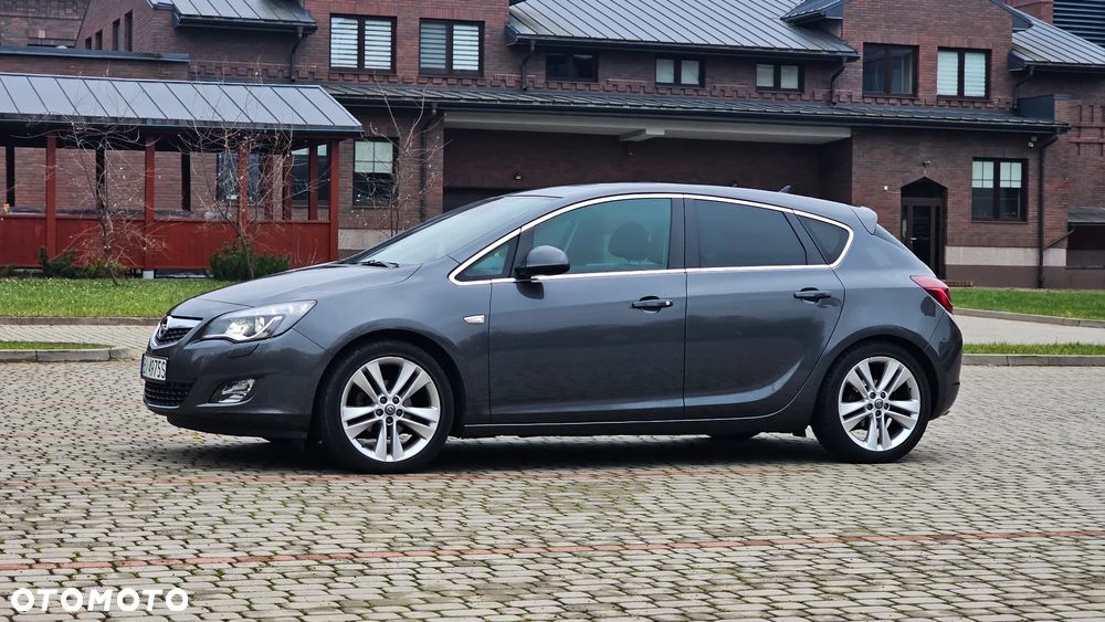 Opel Astra IV 1.4 T Cosmo - 3