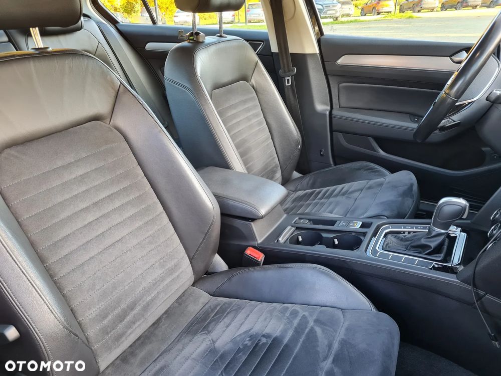 Volkswagen Passat - 12