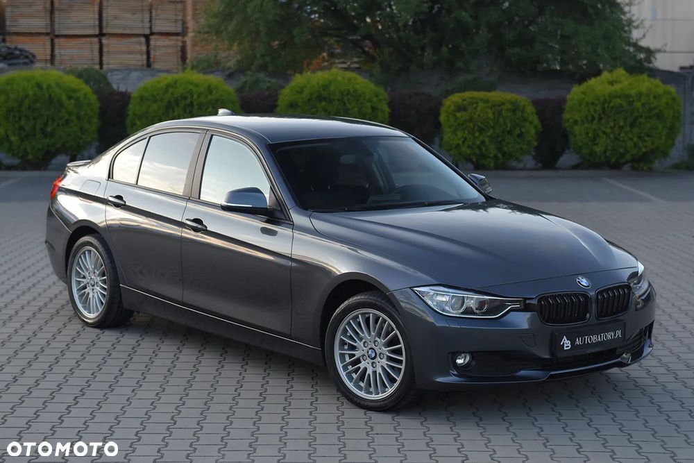BMW Seria 3 316i - 12