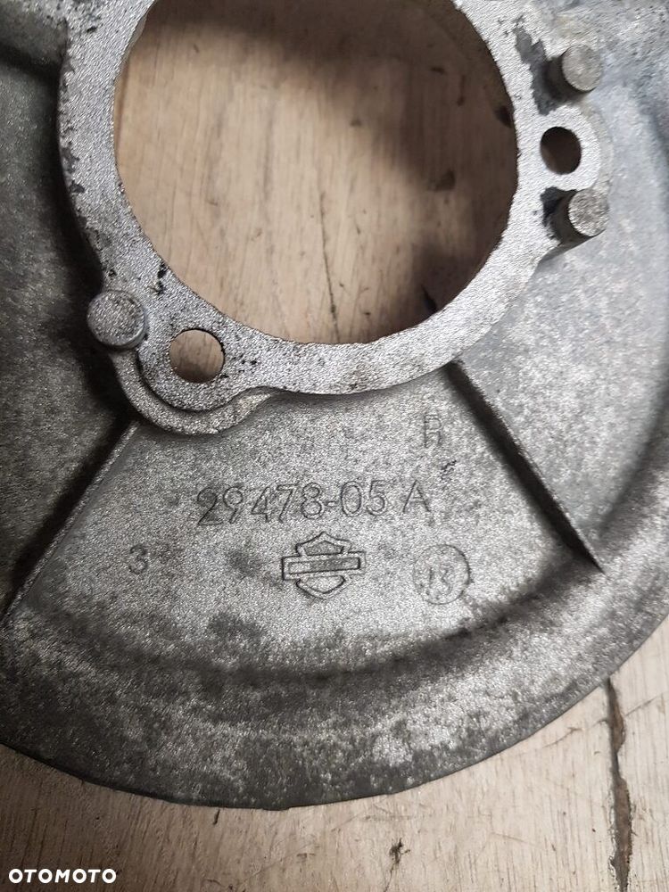 Uchwyt mocowanie filtra powietrza Harley Davidson Fat Boy 29478-05A - 3