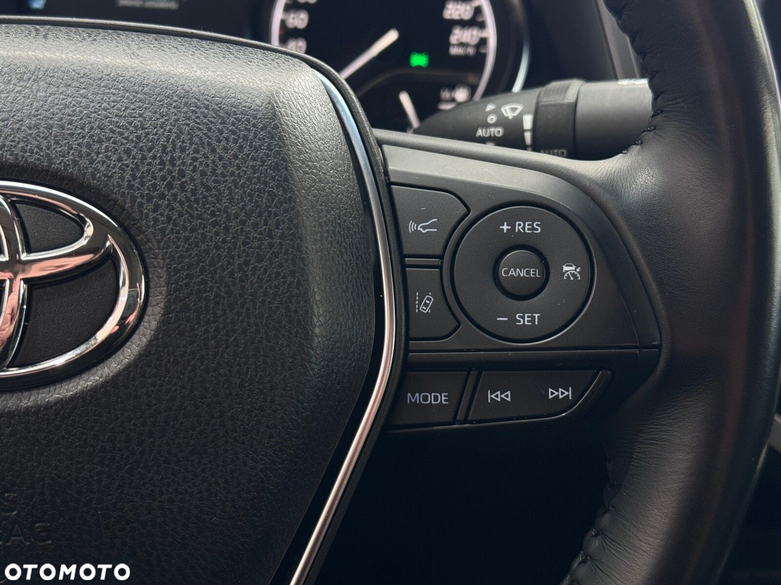 Toyota Camry - 23