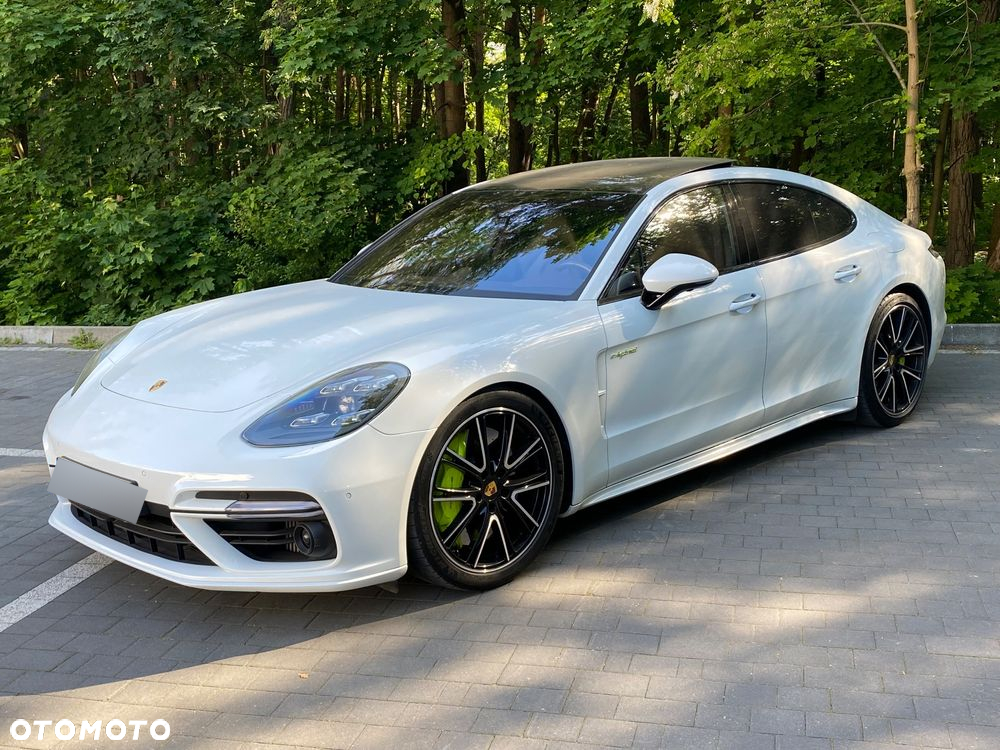 Porsche Panamera - 4