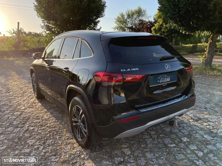 Mercedes-Benz GLA 180 7G-DCT Progressive - 4