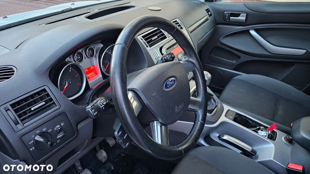 Ford Kuga 2.0 TDCi 2x4 Trend - 37