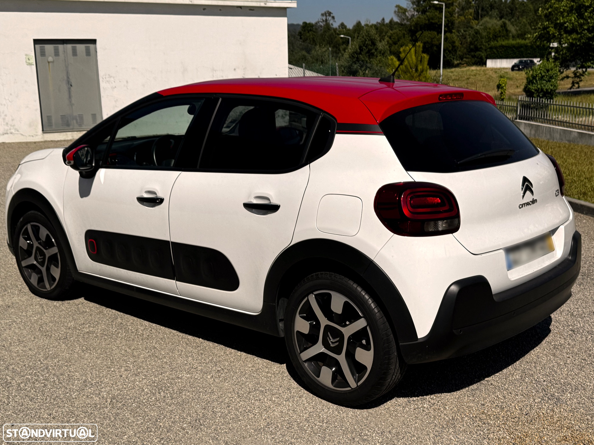 Citroën C3 1.2 PureTech Shine EAT6 - 7